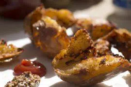צ'יפס קרוע ביד - תפוחי אדמה אפויים ומטוגנים