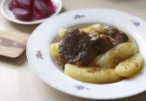 קדרת בשר ותפוחי אדמה
