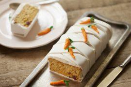 עוגת גזר מעוצבת עם בצק סוכר בצק סוכר: עוגת גזר מעוצבת