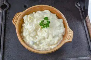 סלטים וממרחים עם מיונז ביתי