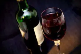 מדוע חשובה שתיית היין בפורים?