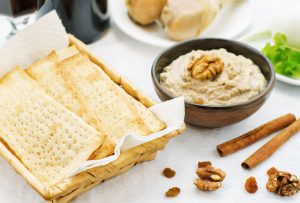 חרוסת: חמש עדות, חמש חרוסות לפסח