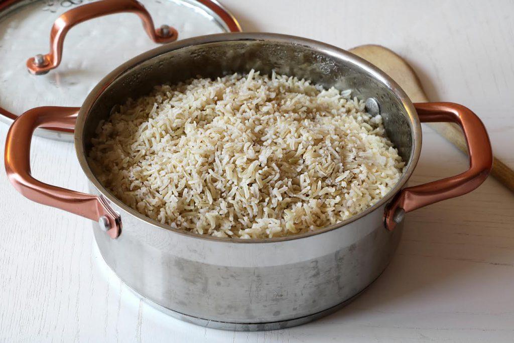 איך מכינים אורז מלא: מתכון בסיסי לבישול אורז מלא - סוגת להכין באהבה