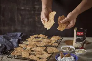 קרקרים ביתיים עם קמח כוסמין וקינואה