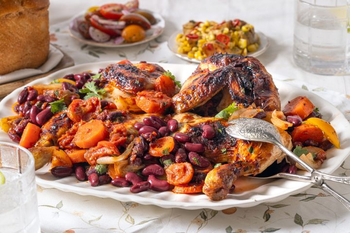 עוף בתנור עם שעועית אדומה וירקות
