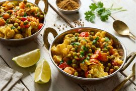 תבשיל כרובית, בטטה ואפונה בסגנון הודי