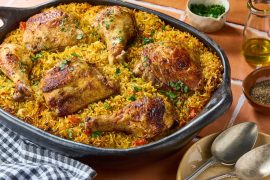 פאייה עוף עם חומוס וירקות – ארוחה משפחתית בסיר אחד שמוכנה ב-30 דקות